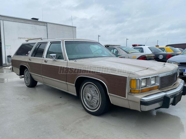 FORD CROWN VICTORIA Country Square Station Wagon V8