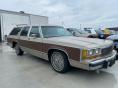 FORD CROWN VICTORIA Country Square Station Wagon V8
