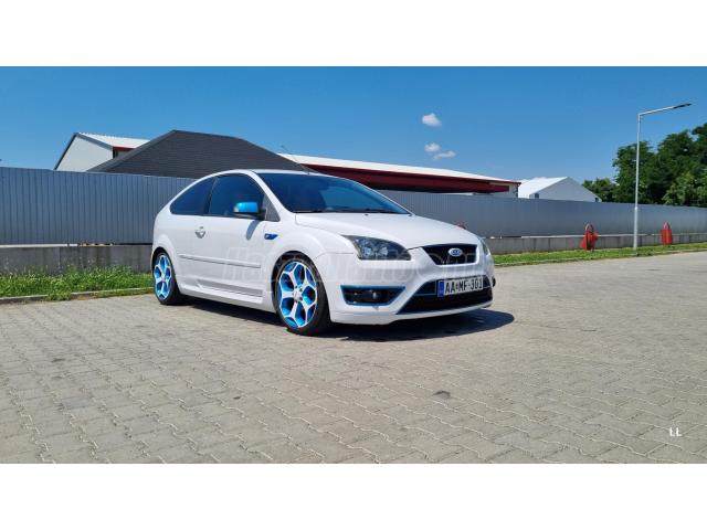 FORD FOCUS ST 2.5 T