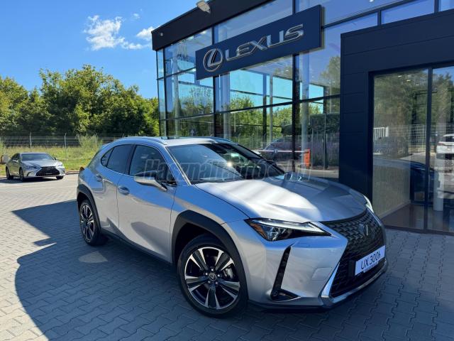 LEXUS UX 300h Prestige Plus e-CVT Sunroof