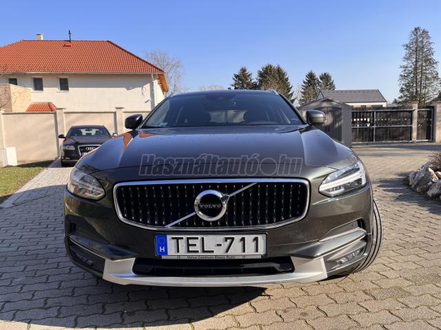 VOLVO V90 Cross Country 2.0 D [D4] AWD Pro