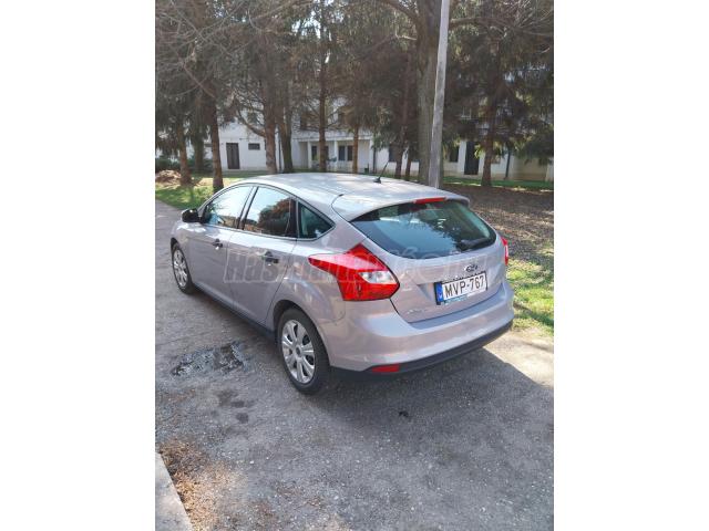 FORD FOCUS 1.6 Ti-VCT Ambiente
