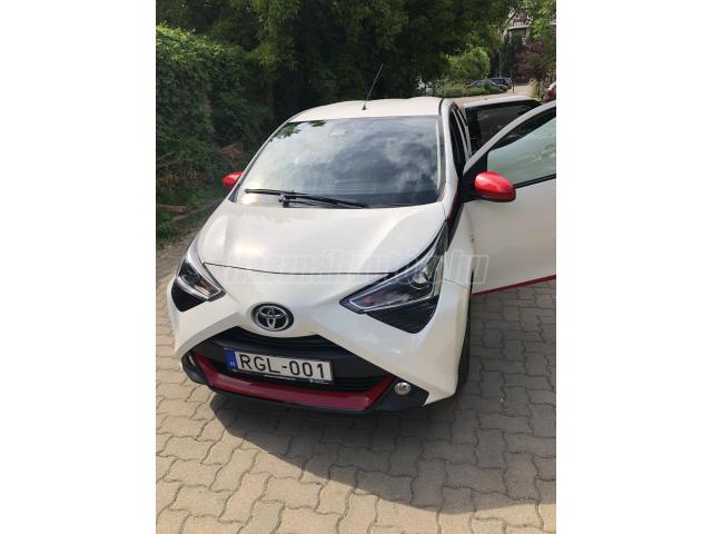 TOYOTA AYGO 1.0 x-play + style + cool&safe + connectivity