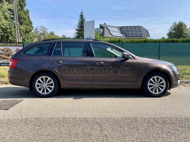 SKODA OCTAVIA Combi 1.4 TSI Elegance