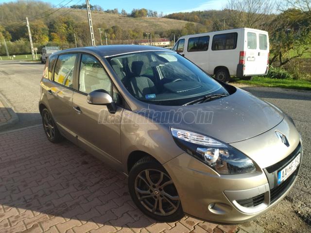 RENAULT SCENIC Scénic 1.5 dCi TomTom