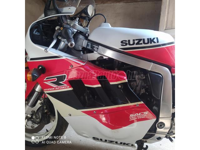 SUZUKI GSX-R 750 