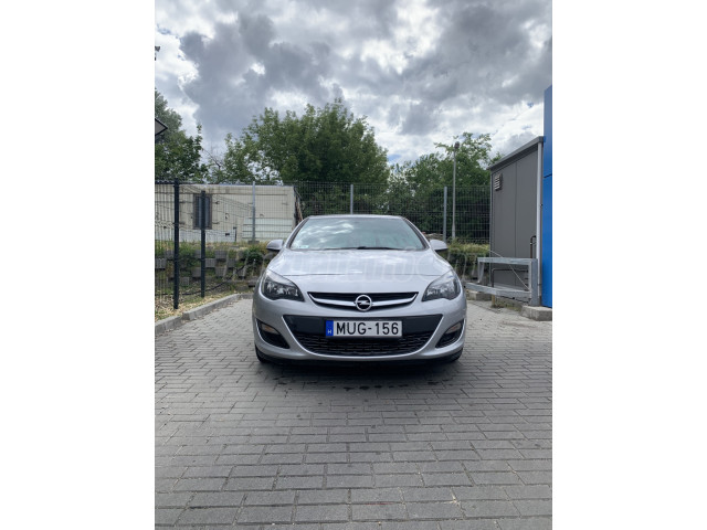 OPEL ASTRA J 1.6 Active