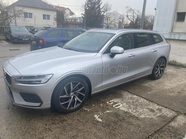 VOLVO V60 2.0 [T5] Momentum Pro AWD Geartronic