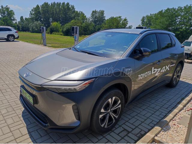 TOYOTA BZ4X Prestige Tech AWD TESZTAUTÓ