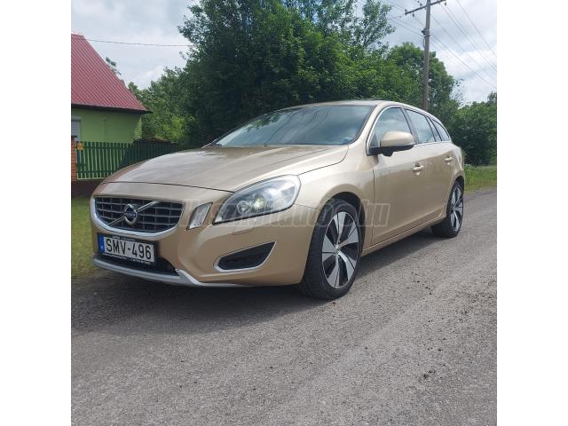 VOLVO V60 3.0 T6 AWD R-Design Geartronic Csere is