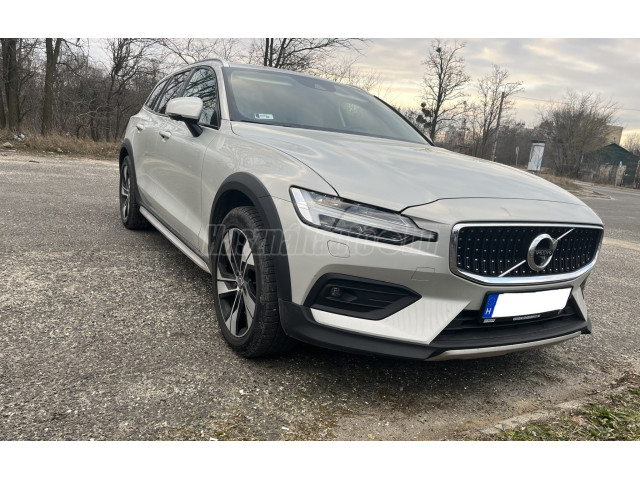VOLVO V60 2.0 D [D4] Cross Country Pro AWD Geartronic
