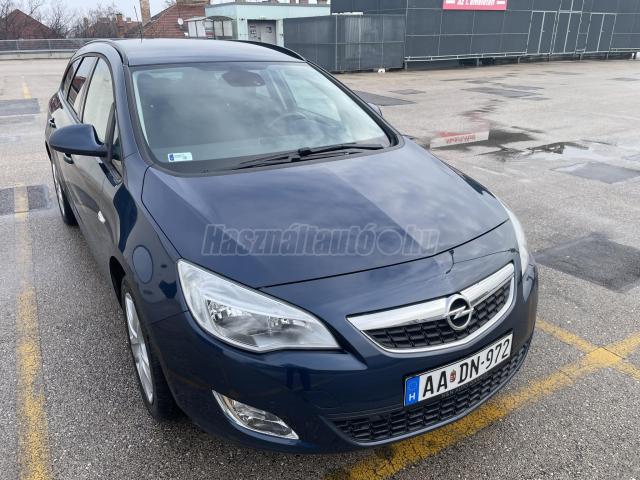 OPEL ASTRA J 1.4 T Selection