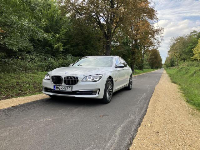 BMW 740d xDrive (Automata) Gyöngyház fehér. FACELIFT. vezérlés csapágysor cserélve