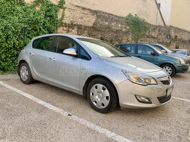 OPEL ASTRA J 1.6 Cosmo