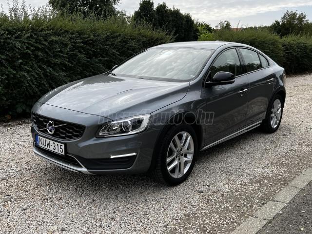 VOLVO S60 Cross Country 2.4 D [D4] AWD Summum Geartronic Mo-i. 128.900 km